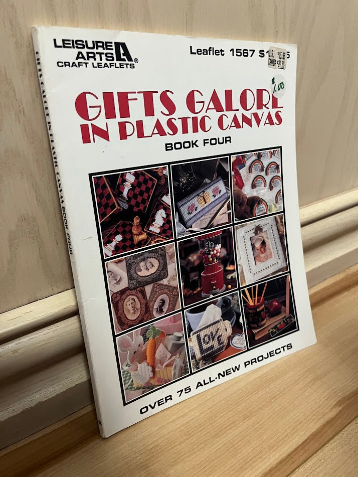 Gifts Galore in Plastic Canvas, Book 4 (Leisure Arts Craft Leaflets 1567) by Anne Van Wagner Childs